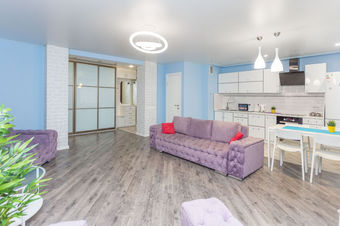 Просторная кухня гостиная